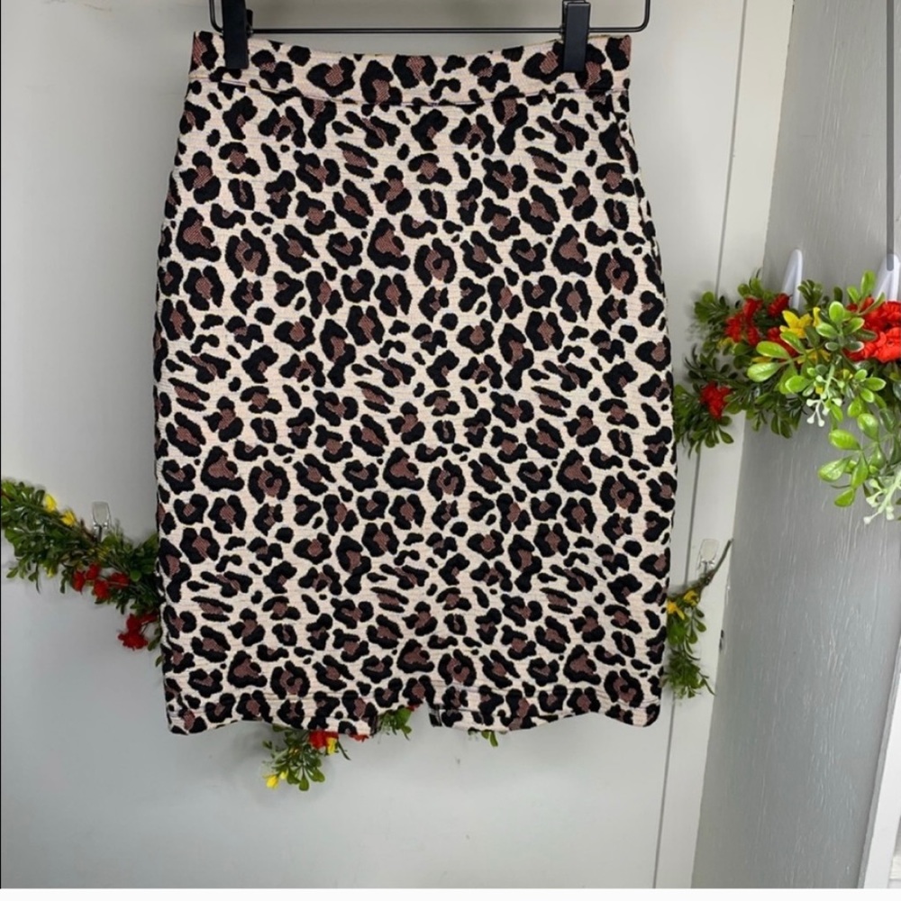 SOLD❌Anthro Maeve Leopard Print Nimah Pencil Skirt